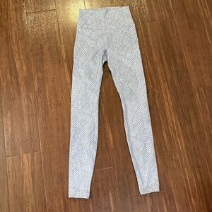 Lululemon align patterned leggings in size 4
